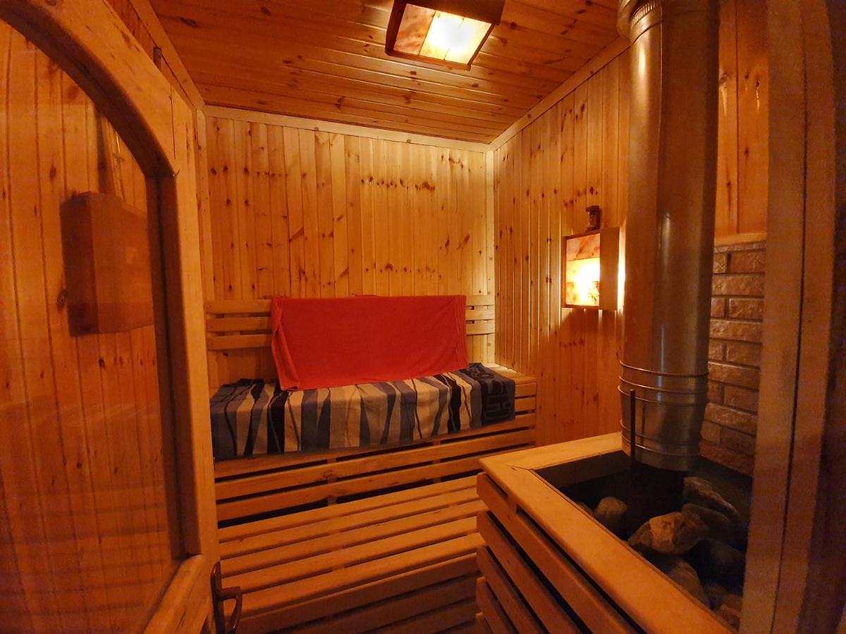 Hotel Casa Axa à Paraul Carjei Extérieur photo