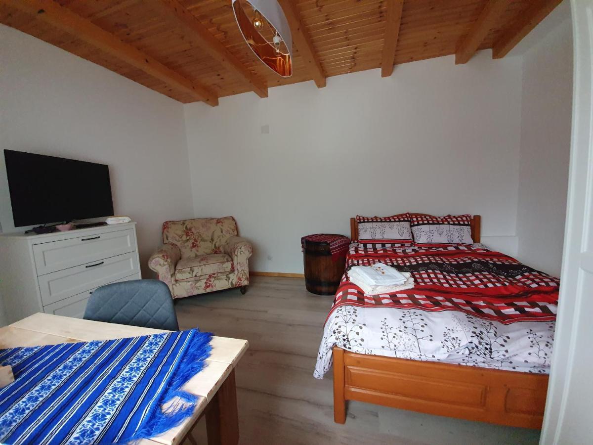 Hotel Casa Axa à Paraul Carjei Extérieur photo